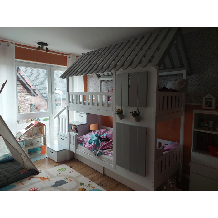 Kinderbett mit Treppe Dach Fenstern und Rausfallschutz – hochwertiges Etagenbett in Hausoptik aus Holz